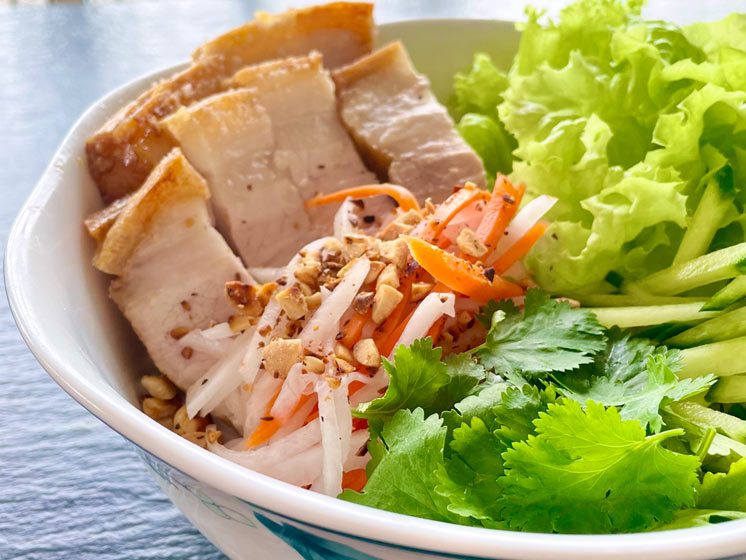 Ribbensteg med risnudler (Bun Heo Quay) Opskrift