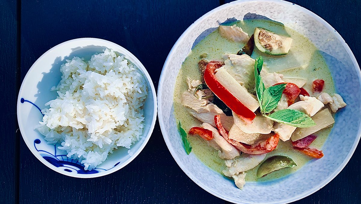 kylling i grøn karry opskrift